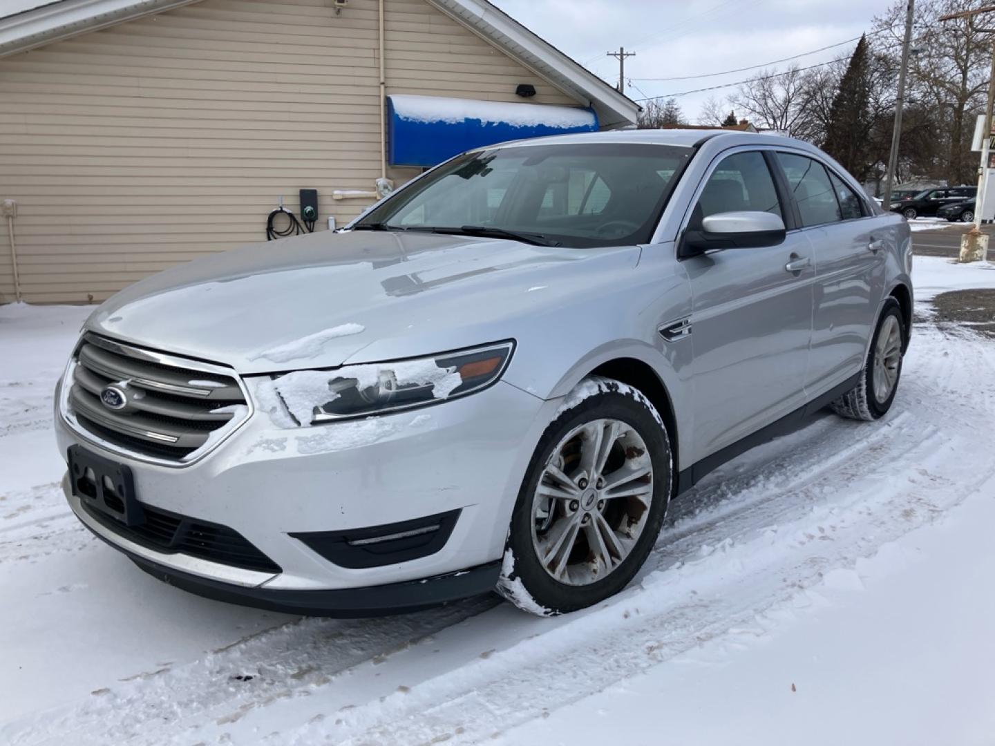 2015 Ford Taurus SEL's photo