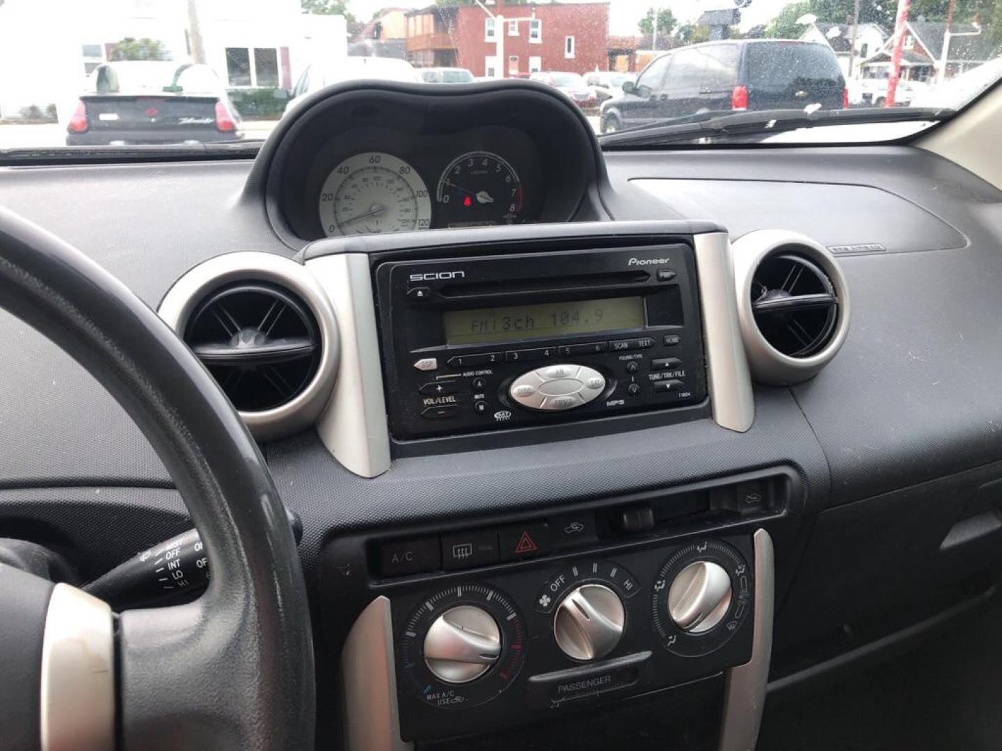 2005 BLACK SCION XA (JTKKT604050) with an 1.5L engine, Automatic transmission, located at 1708 Broadway, Rockford, IL, 61104, (815) 397-5010, 42.252522, -89.069359 - Photo#6