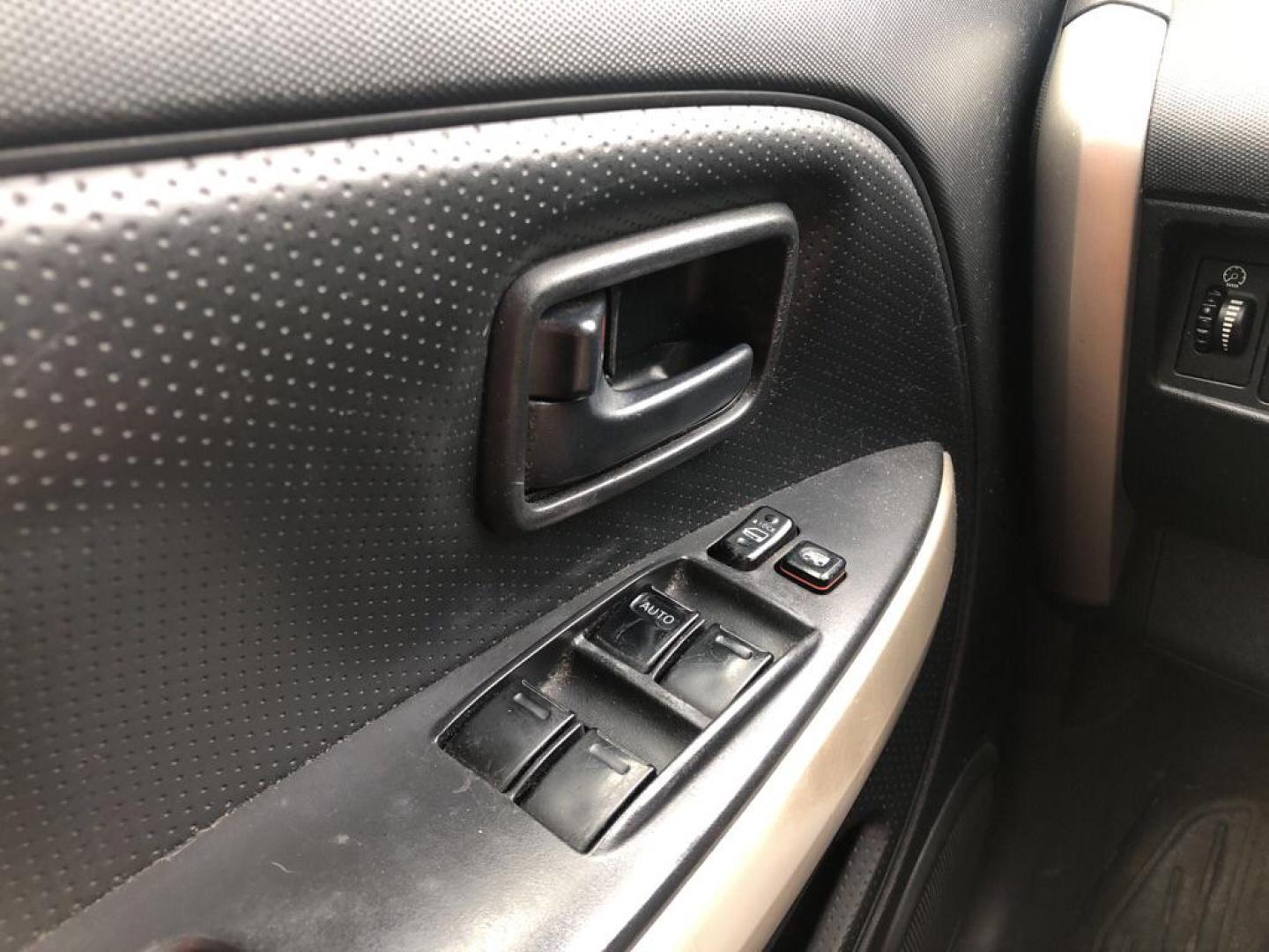 2005 BLACK SCION XA (JTKKT604050) with an 1.5L engine, Automatic transmission, located at 1708 Broadway, Rockford, IL, 61104, (815) 397-5010, 42.252522, -89.069359 - Photo#8