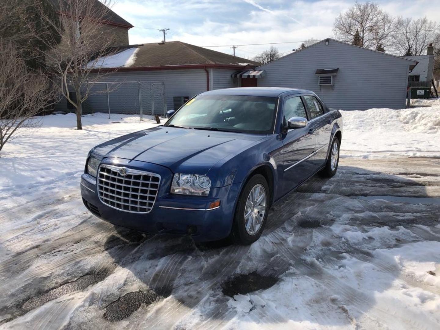 2009 BLUE CHRYSLER 300 TOURING (2C3LA53V69H) with an 3.5L engine, Automatic transmission, located at 1708 Broadway, Rockford, IL, 61104, (815) 397-5010, 42.252522, -89.069359 - Photo#0
