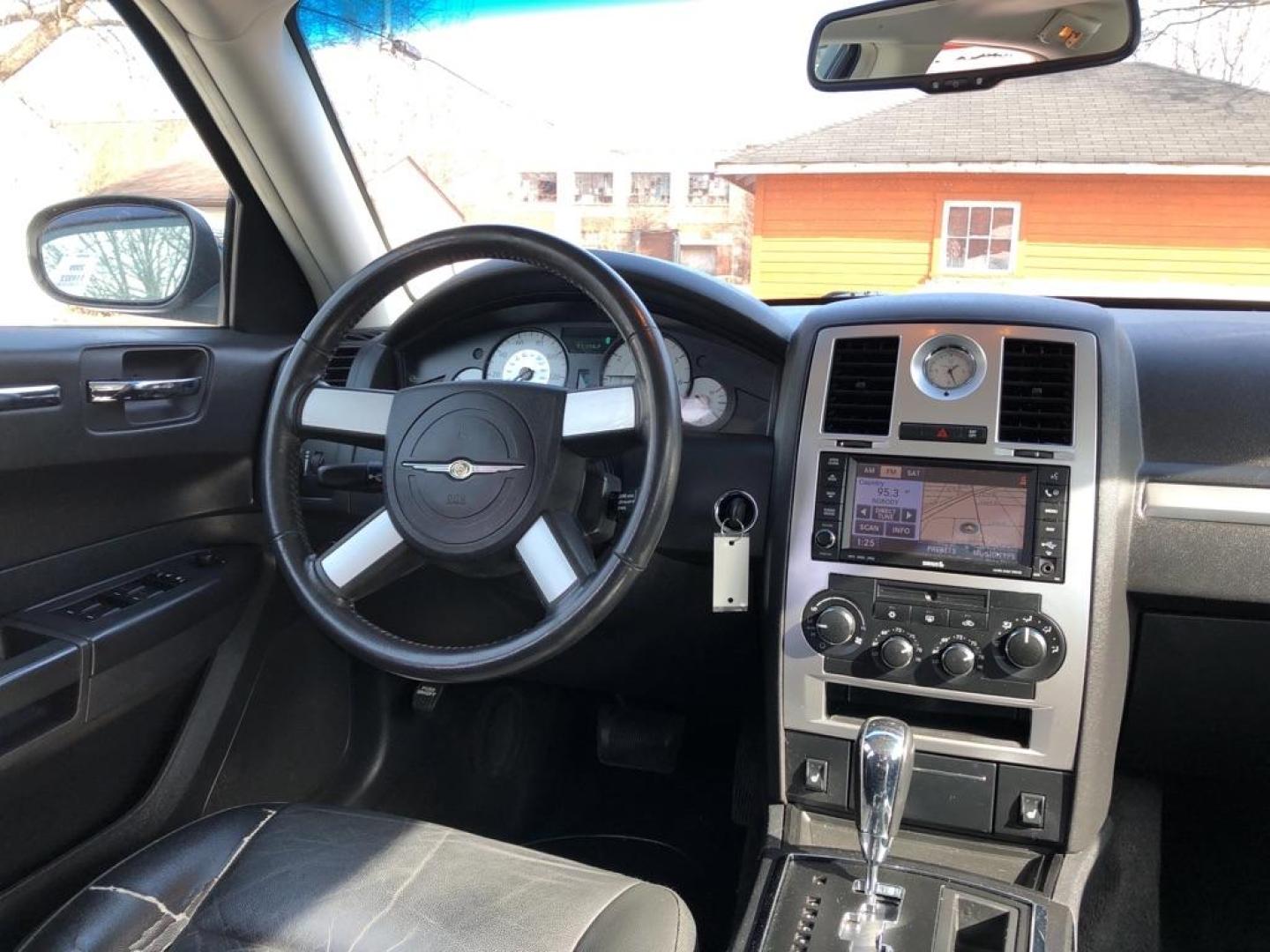 2009 BLUE CHRYSLER 300 TOURING (2C3LA53V69H) with an 3.5L engine, Automatic transmission, located at 1708 Broadway, Rockford, IL, 61104, (815) 397-5010, 42.252522, -89.069359 - Photo#5