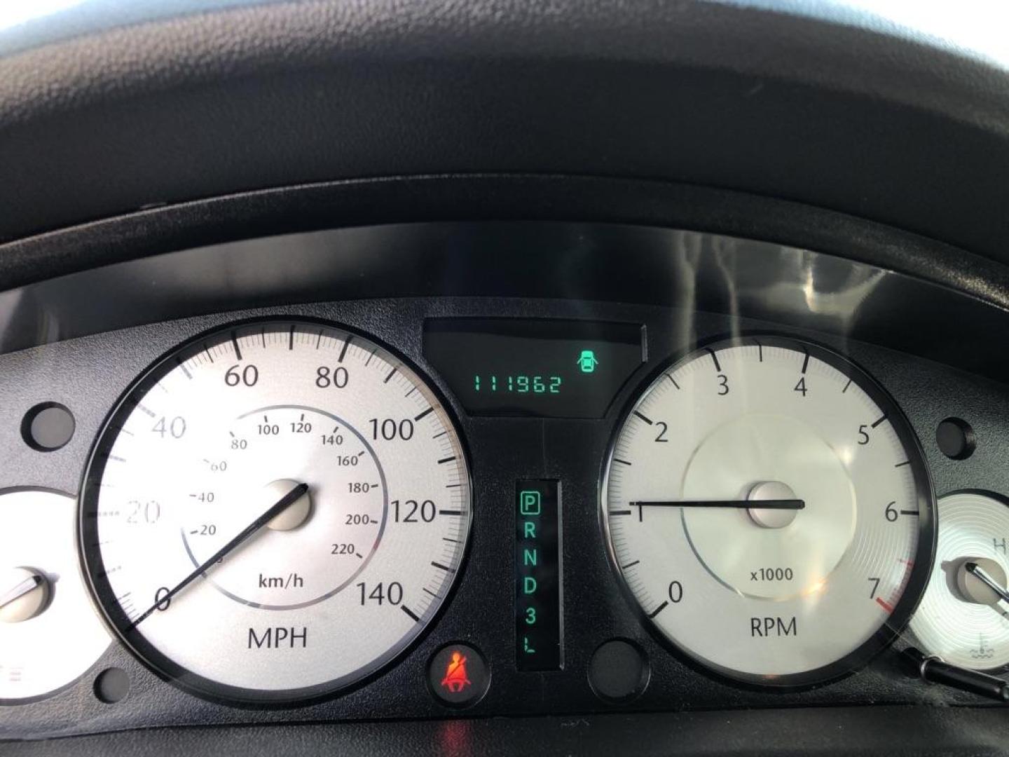 2009 BLUE CHRYSLER 300 TOURING (2C3LA53V69H) with an 3.5L engine, Automatic transmission, located at 1708 Broadway, Rockford, IL, 61104, (815) 397-5010, 42.252522, -89.069359 - Photo#8