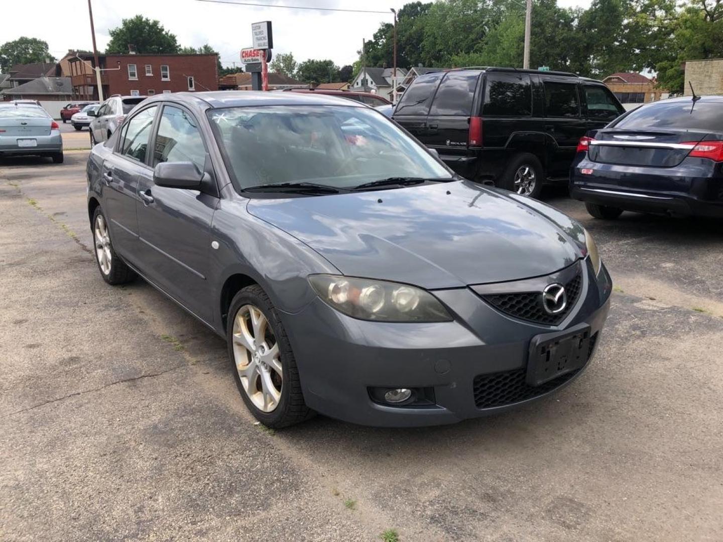 2008 GRAY MAZDA 3 I (JM1BK32F381) with an 2.0L engine, Automatic transmission, located at 1708 Broadway, Rockford, IL, 61104, (815) 397-5010, 42.252522, -89.069359 - Photo#1