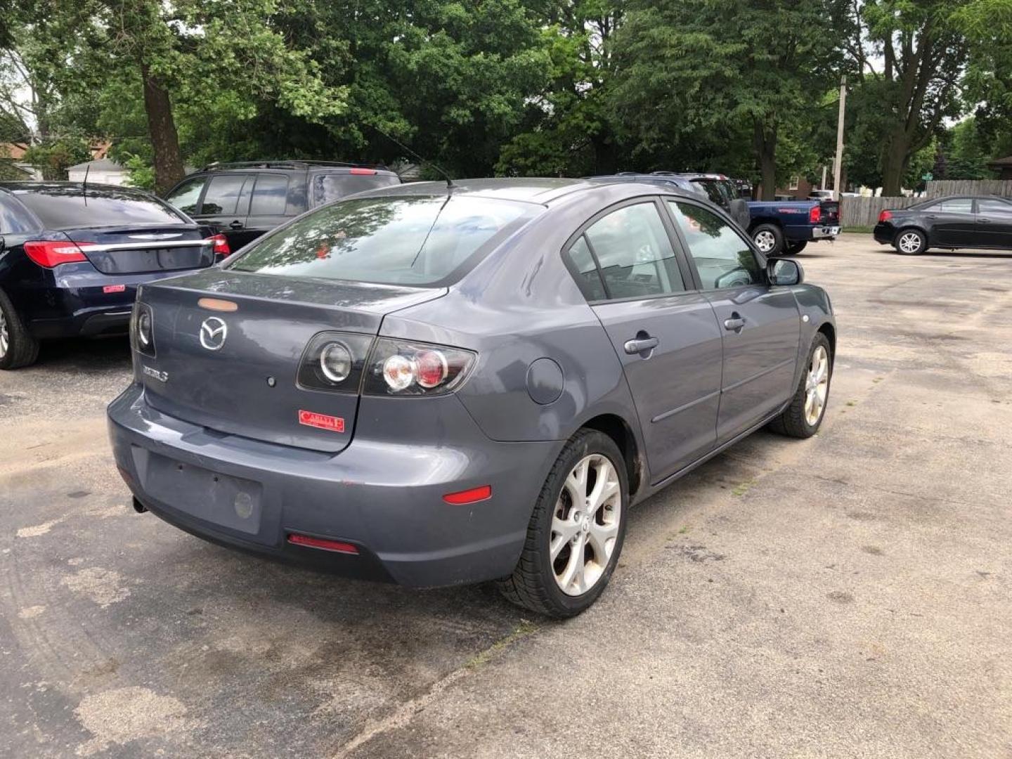 2008 GRAY MAZDA 3 I (JM1BK32F381) with an 2.0L engine, Automatic transmission, located at 1708 Broadway, Rockford, IL, 61104, (815) 397-5010, 42.252522, -89.069359 - Photo#2