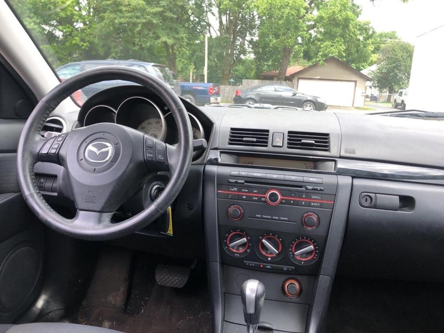 2008 GRAY MAZDA 3 I (JM1BK32F381) with an 2.0L engine, Automatic transmission, located at 1708 Broadway, Rockford, IL, 61104, (815) 397-5010, 42.252522, -89.069359 - Photo#5