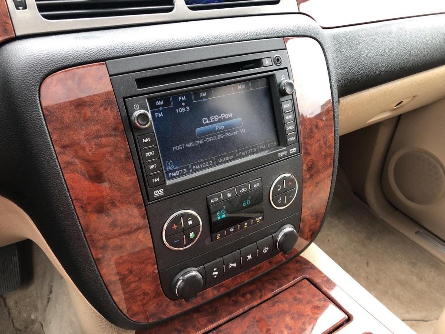 2008 BLUE CHEVROLET SUBURBAN 1500 LS (1GNFK16348J) with an 5.3L engine, Automatic transmission, located at 1708 Broadway, Rockford, IL, 61104, (815) 397-5010, 42.252522, -89.069359 - Photo#7