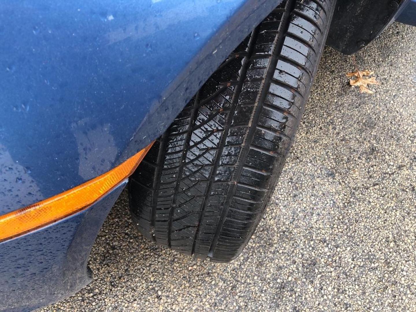 2009 BLUE FORD FUSION SE (3FAHP07129R) with an 3.0L engine, Automatic transmission, located at 1708 Broadway, Rockford, IL, 61104, (815) 397-5010, 42.252522, -89.069359 - Photo#9