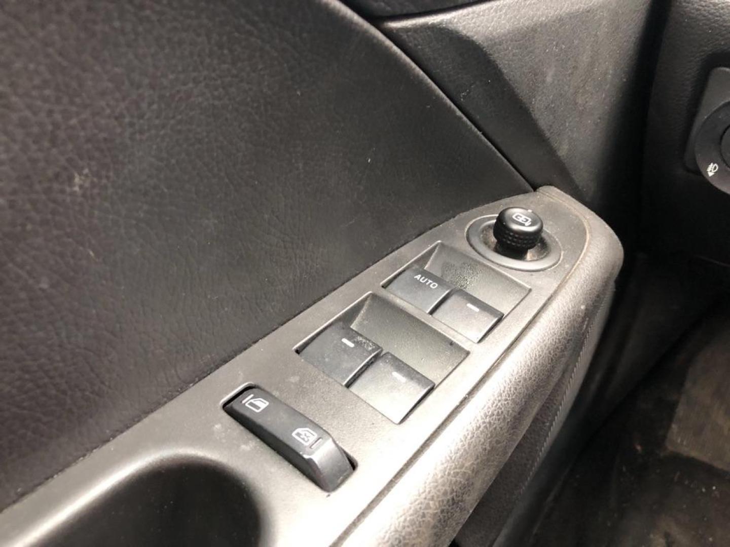 2009 BLUE FORD FUSION SE (3FAHP07129R) with an 3.0L engine, Automatic transmission, located at 1708 Broadway, Rockford, IL, 61104, (815) 397-5010, 42.252522, -89.069359 - Photo#8