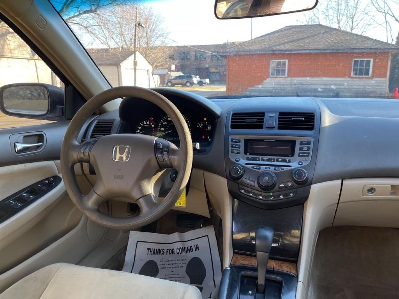 2007 WHITE HONDA ACCORD SE (1HGCM56357A) with an 2.4L engine, Automatic transmission, located at 1708 Broadway, Rockford, IL, 61104, (815) 397-5010, 42.252522, -89.069359 - Photo #5
