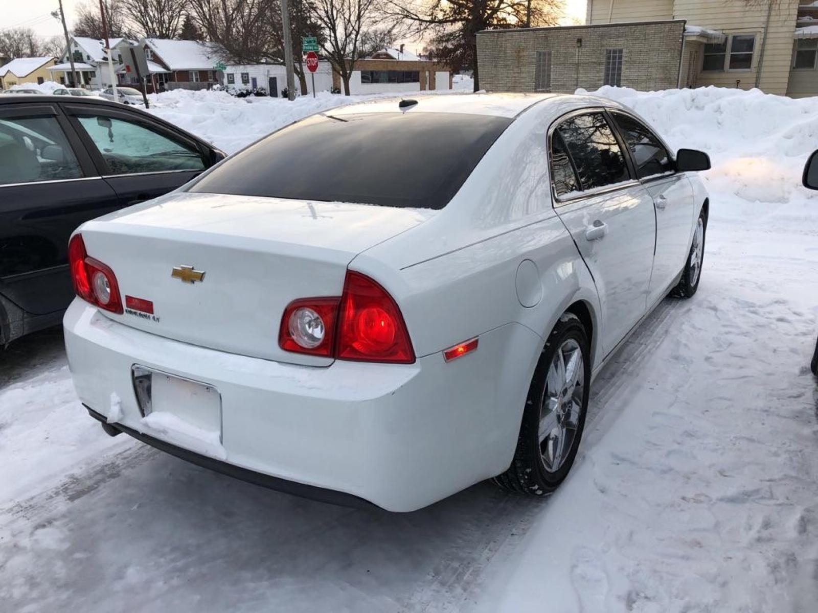 2011 WHITE CHEVROLET MALIBU 2LT (1G1ZD5E16BF) with an 2.4L engine, Automatic transmission, located at 151 Alpine Road, Rockford, IL, 61108, (815) 398-5010, 42.212986, -89.029320 - Photo #6