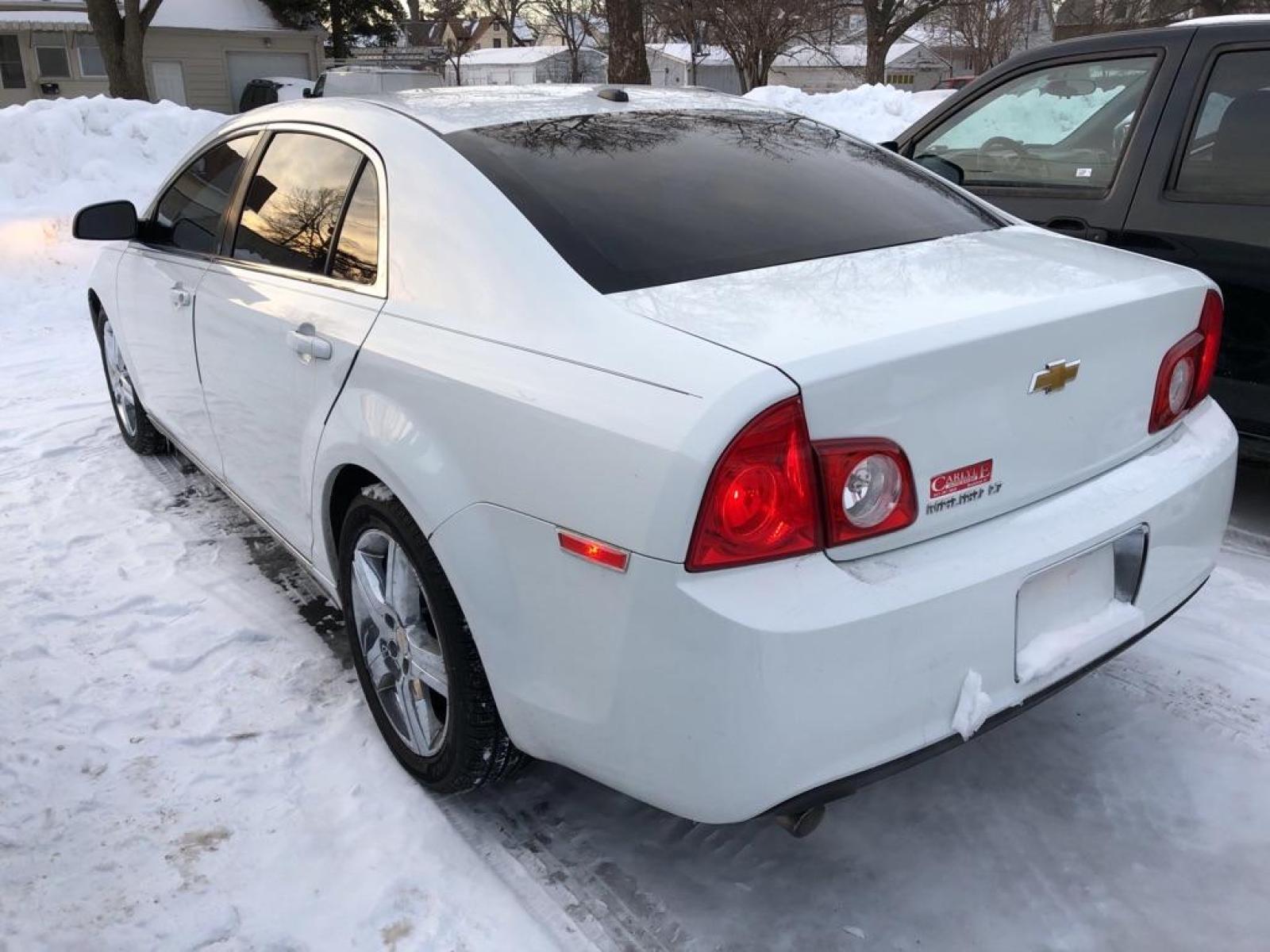 2011 WHITE CHEVROLET MALIBU 2LT (1G1ZD5E16BF) with an 2.4L engine, Automatic transmission, located at 151 Alpine Road, Rockford, IL, 61108, (815) 398-5010, 42.212986, -89.029320 - Photo #7