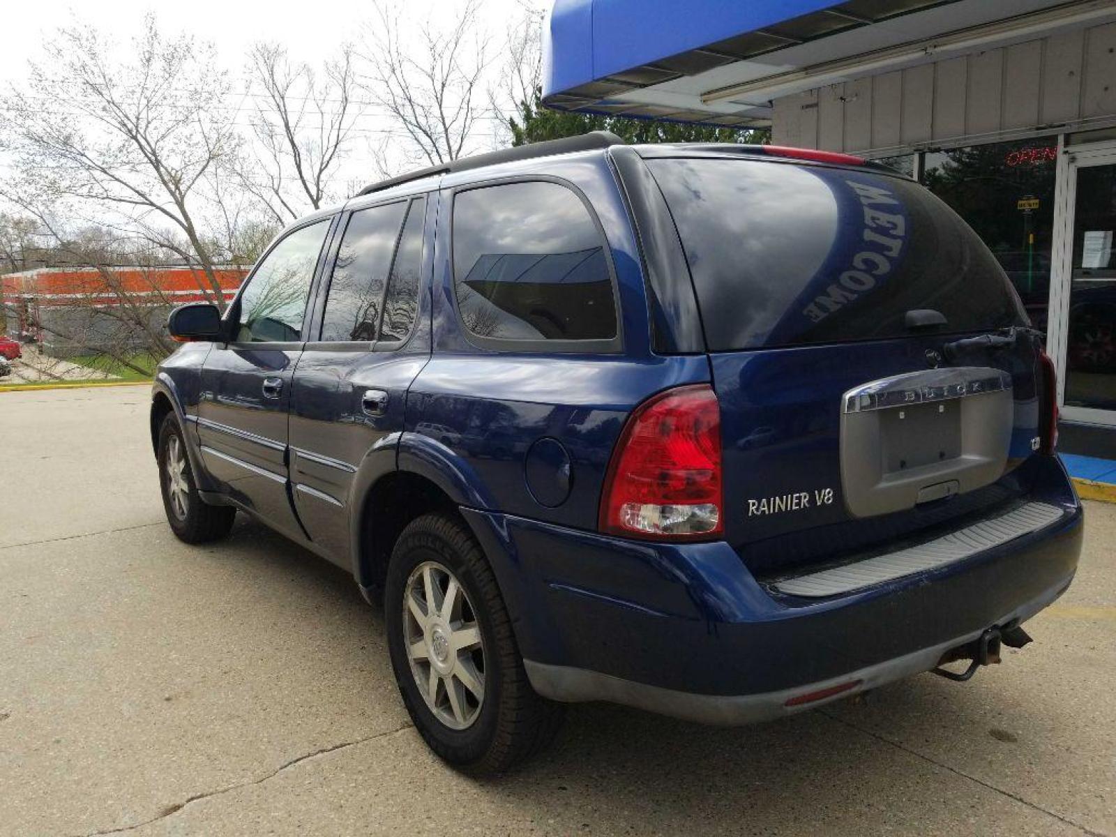 2004 BLUE BUICK RAINIER CXL (5GAET13P742) with an 5.3L engine, Automatic transmission, located at 1708 Broadway, Rockford, IL, 61104, (815) 397-5010, 42.252522, -89.069359 - Photo #2