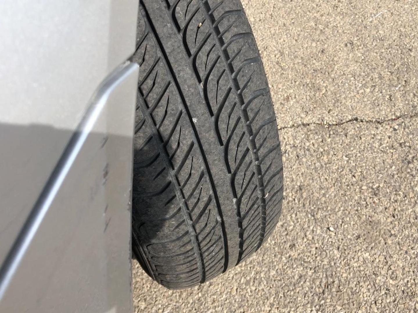 2003 SILVER SATURN ION LEVEL 1 (1G8AG52F43Z) with an 2.2L engine, Automatic transmission, located at 1708 Broadway, Rockford, IL, 61104, (815) 397-5010, 42.252522, -89.069359 - Photo#10