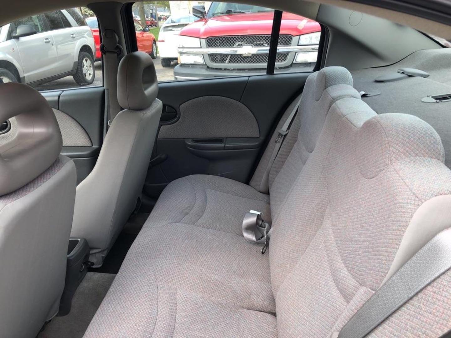 2003 SILVER SATURN ION LEVEL 1 (1G8AG52F43Z) with an 2.2L engine, Automatic transmission, located at 1708 Broadway, Rockford, IL, 61104, (815) 397-5010, 42.252522, -89.069359 - Photo#4