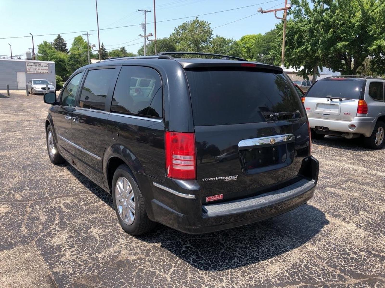 2008 BLACK CHRYSLER TOWN and COUNTRY LIMITED (2A8HR64XX8R) with an 4.0L engine, Automatic transmission, located at 1708 Broadway, Rockford, IL, 61104, (815) 397-5010, 42.252522, -89.069359 - Photo #3
