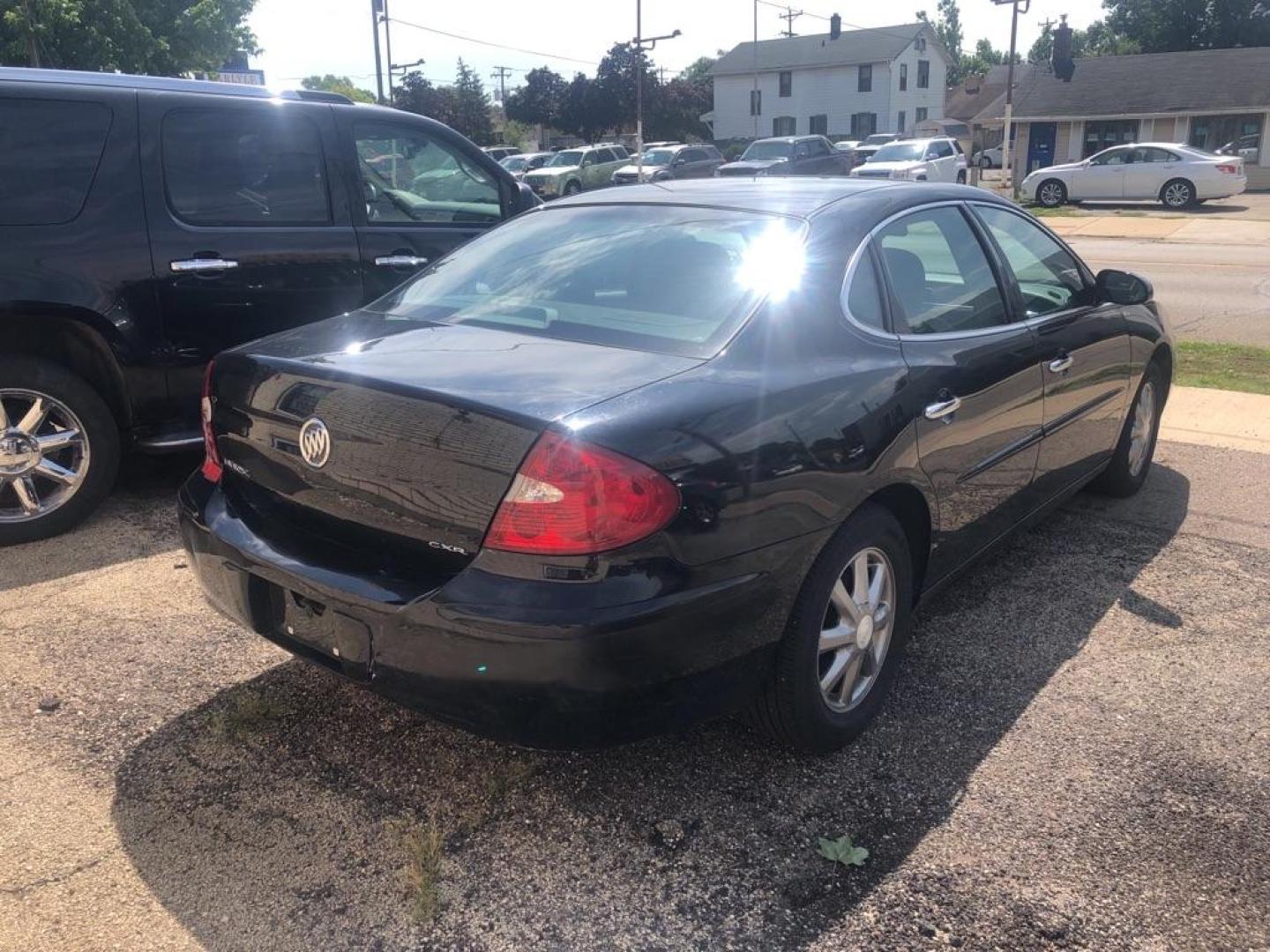 2007 BLACK BUICK LACROSSE CXL (2G4WD552171) with an 3.8L engine, Automatic transmission, located at 1708 Broadway, Rockford, IL, 61104, (815) 397-5010, 42.252522, -89.069359 - Photo#2