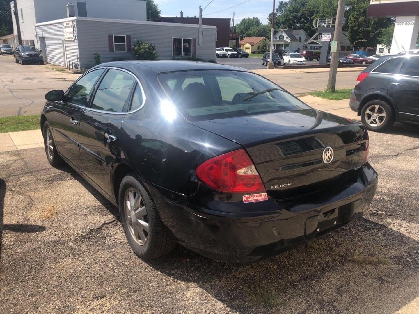 2007 BLACK BUICK LACROSSE CXL (2G4WD552171) with an 3.8L engine, Automatic transmission, located at 1708 Broadway, Rockford, IL, 61104, (815) 397-5010, 42.252522, -89.069359 - Photo#3