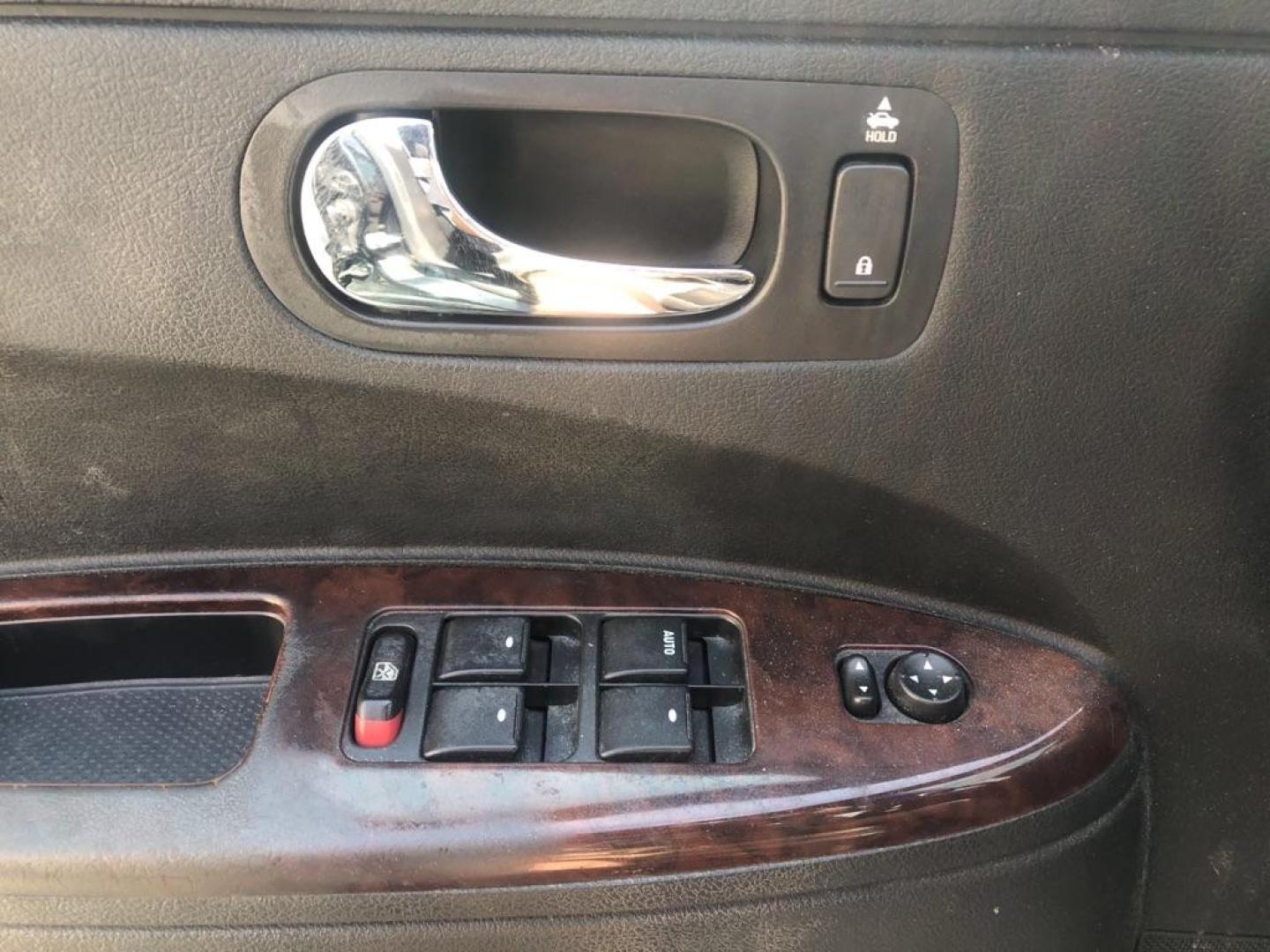 2007 BLACK BUICK LACROSSE CXL (2G4WD552171) with an 3.8L engine, Automatic transmission, located at 1708 Broadway, Rockford, IL, 61104, (815) 397-5010, 42.252522, -89.069359 - Photo#8