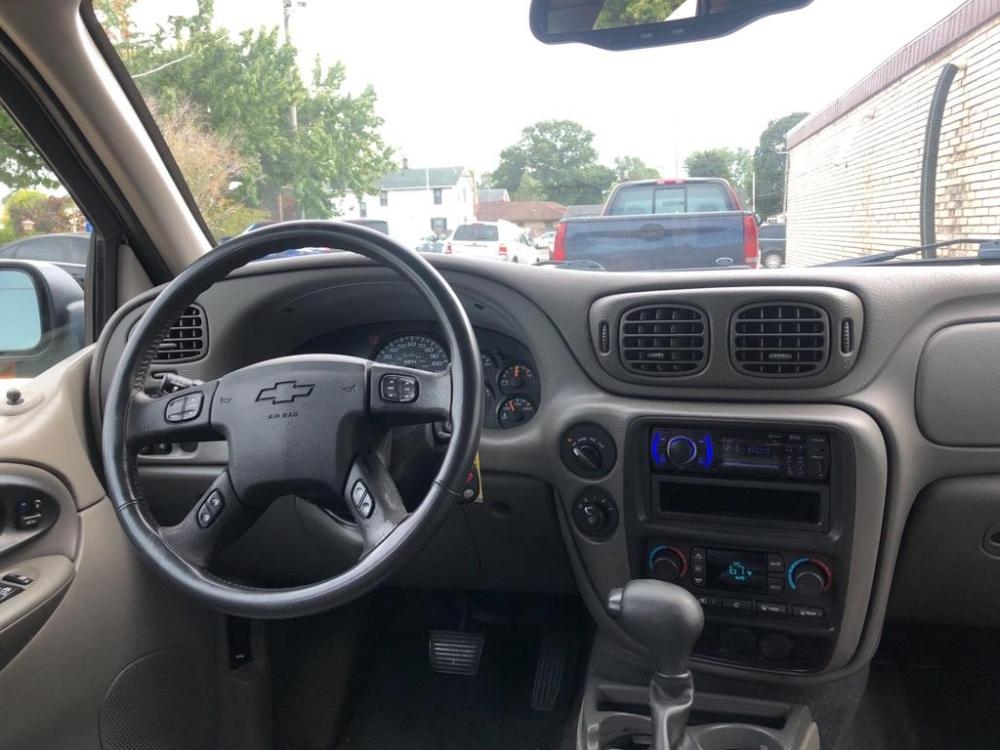 2004 GRAY CHEVROLET TRAILBLAZER LS (1GNDT13S942) with an 4.2L engine, Automatic transmission, located at 1708 Broadway, Rockford, IL, 61104, (815) 397-5010, 42.252522, -89.069359 - Photo #4