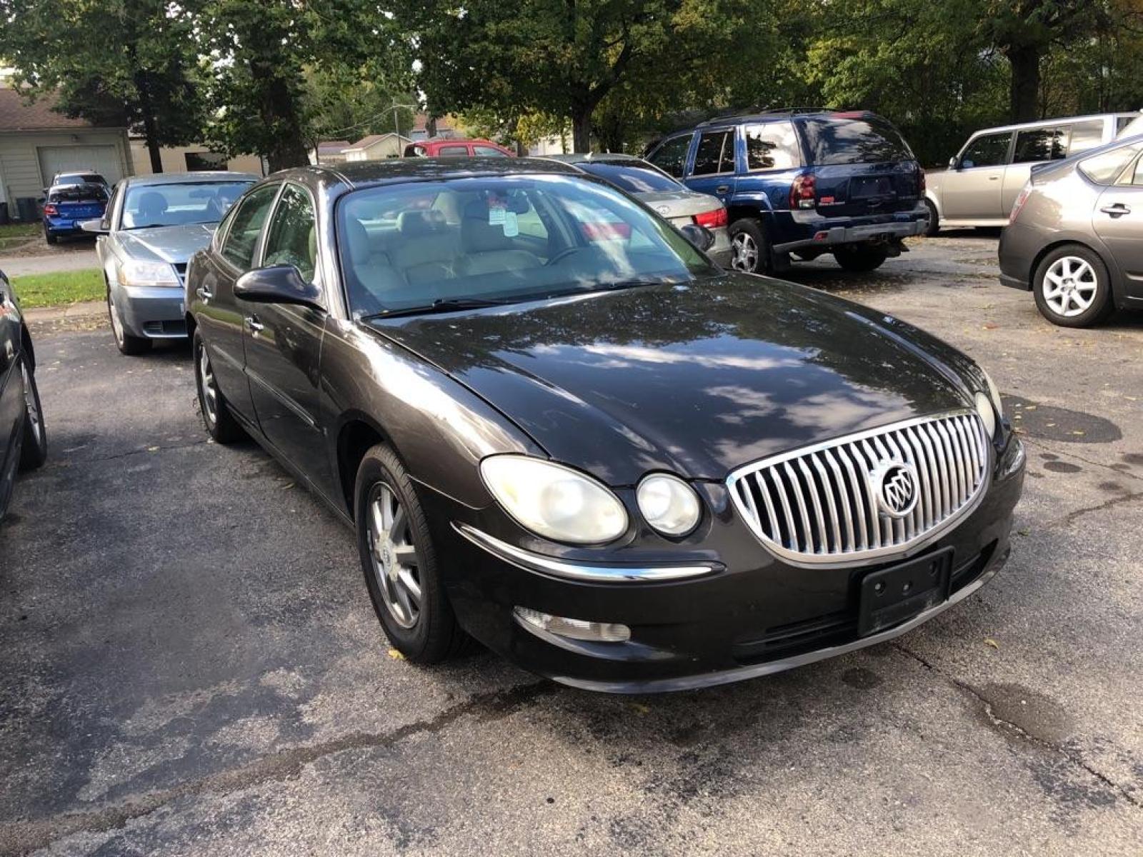 2008 GRAY BUICK LACROSSE CXL (2G4WD582581) with an 3.8L engine, Automatic transmission, located at 1708 Broadway, Rockford, IL, 61104, (815) 397-5010, 42.252522, -89.069359 - Photo #1