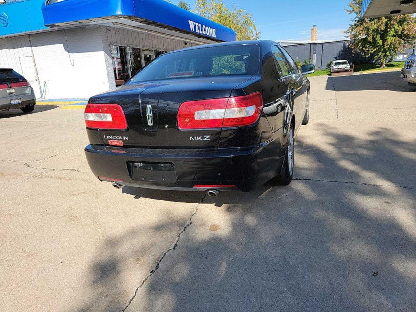 2007 BLACK LINCOLN MKZ (3LNHM26T17R) with an 3.5L engine, Automatic transmission, located at 1708 Broadway, Rockford, IL, 61104, (815) 397-5010, 42.252522, -89.069359 - Photo#4