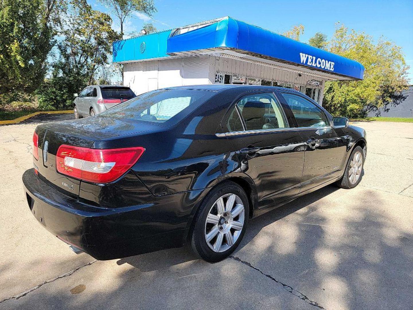 2007 BLACK LINCOLN MKZ (3LNHM26T17R) with an 3.5L engine, Automatic transmission, located at 1708 Broadway, Rockford, IL, 61104, (815) 397-5010, 42.252522, -89.069359 - Photo#5
