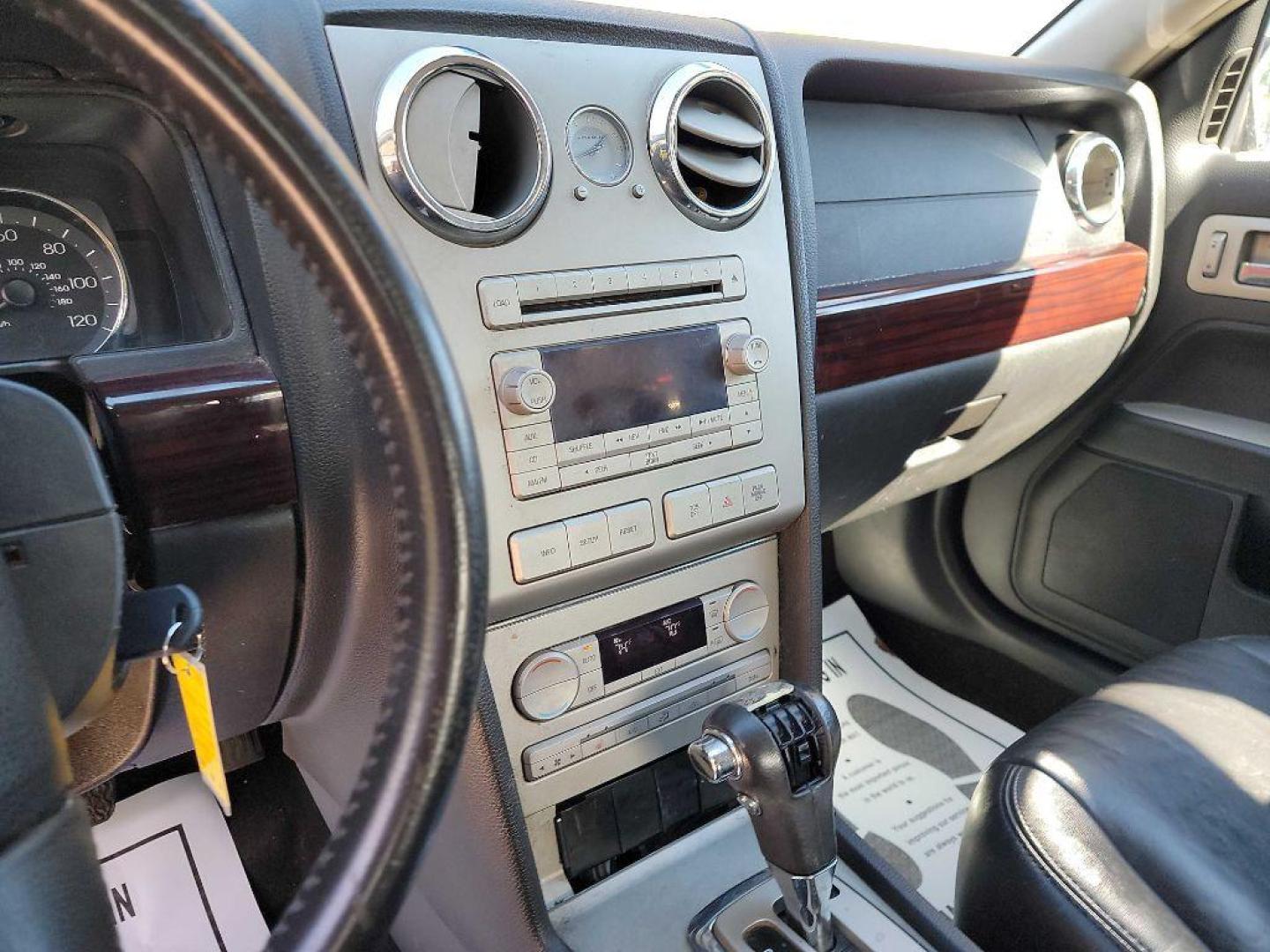 2007 BLACK LINCOLN MKZ (3LNHM26T17R) with an 3.5L engine, Automatic transmission, located at 1708 Broadway, Rockford, IL, 61104, (815) 397-5010, 42.252522, -89.069359 - Photo#8