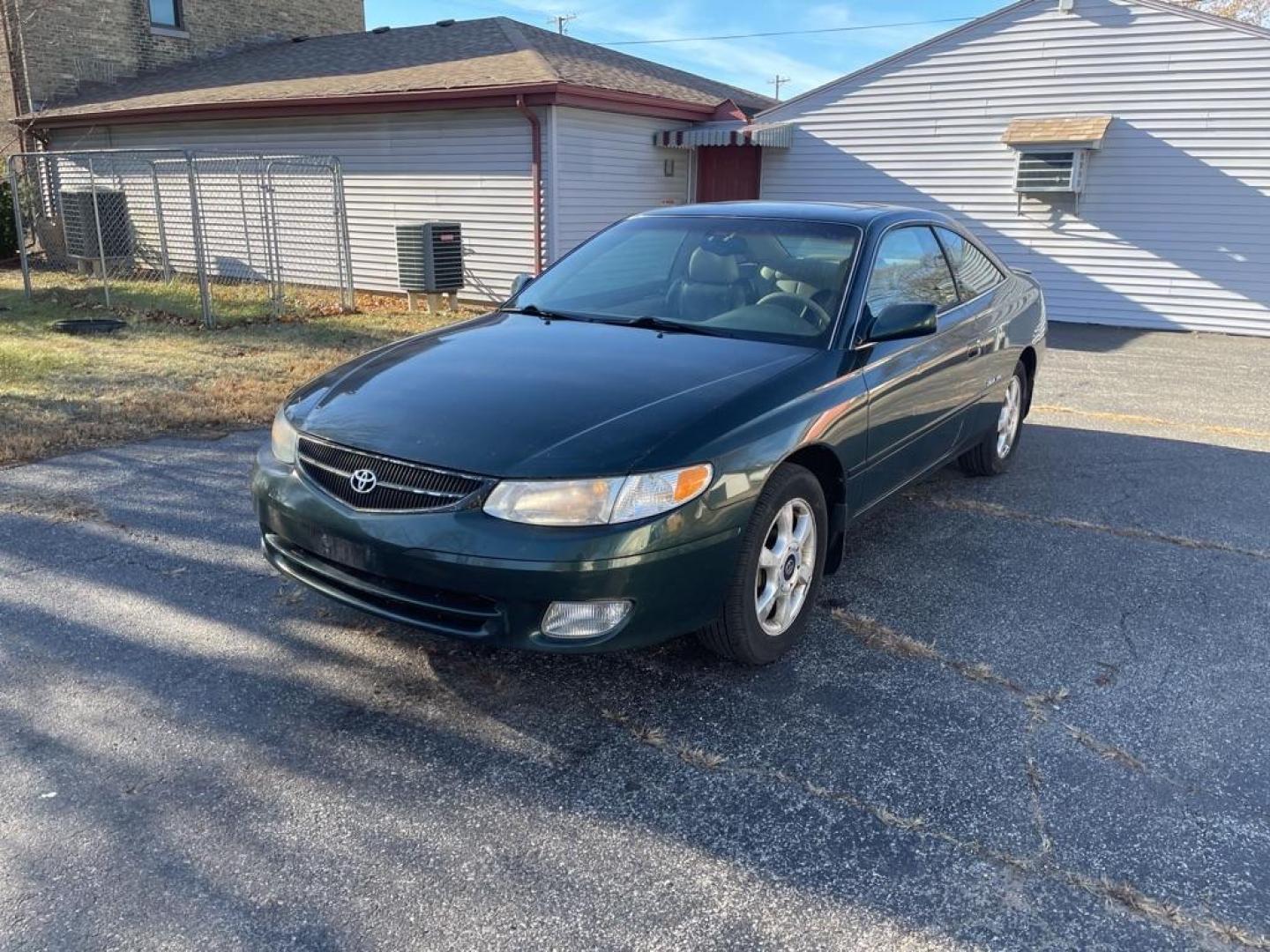 2001 GREEN TOYOTA CAMRY SOLARA SE (2T1CF28P61C) with an 3.0L engine, Automatic transmission, located at 1708 Broadway, Rockford, IL, 61104, (815) 397-5010, 42.252522, -89.069359 - Photo#0