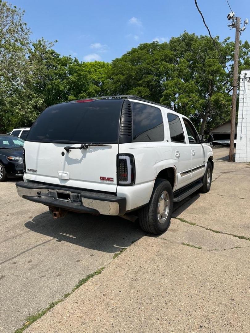2005 WHITE GMC YUKON (1GKEK13T05J) with an 5.3L engine, Automatic transmission, located at 1708 Broadway, Rockford, IL, 61104, (815) 397-5010, 42.252522, -89.069359 - Photo#0