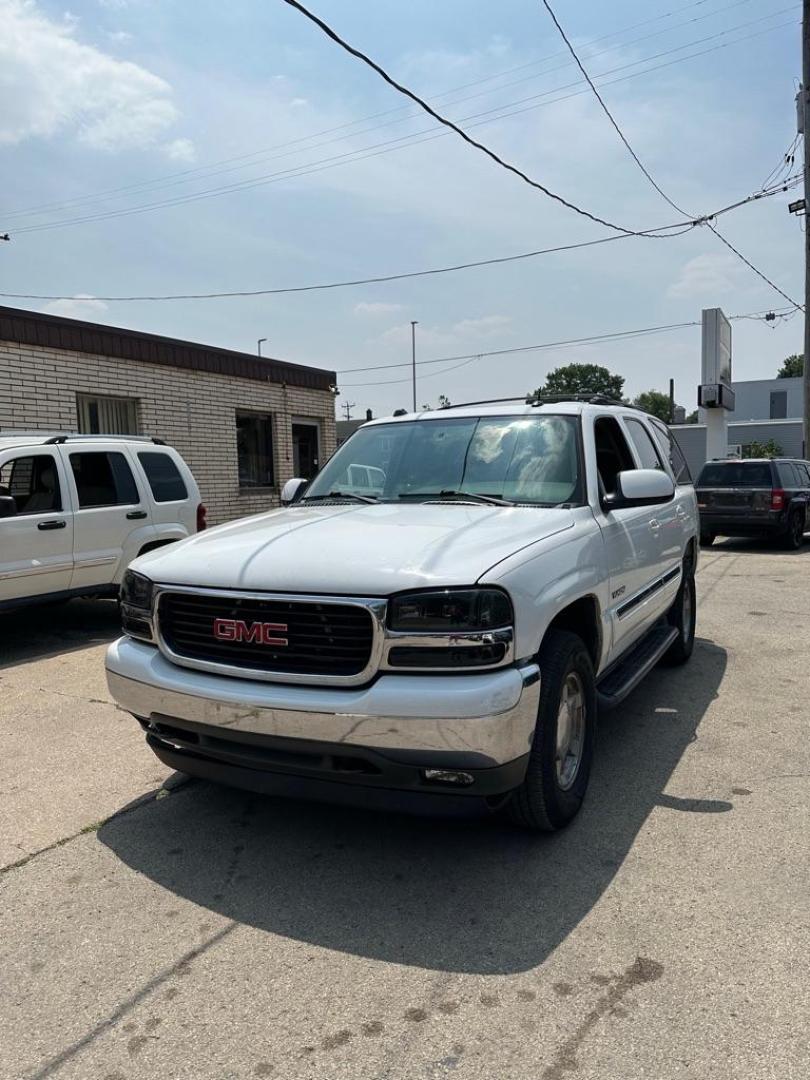 2005 WHITE GMC YUKON (1GKEK13T05J) with an 5.3L engine, Automatic transmission, located at 1708 Broadway, Rockford, IL, 61104, (815) 397-5010, 42.252522, -89.069359 - Photo#1
