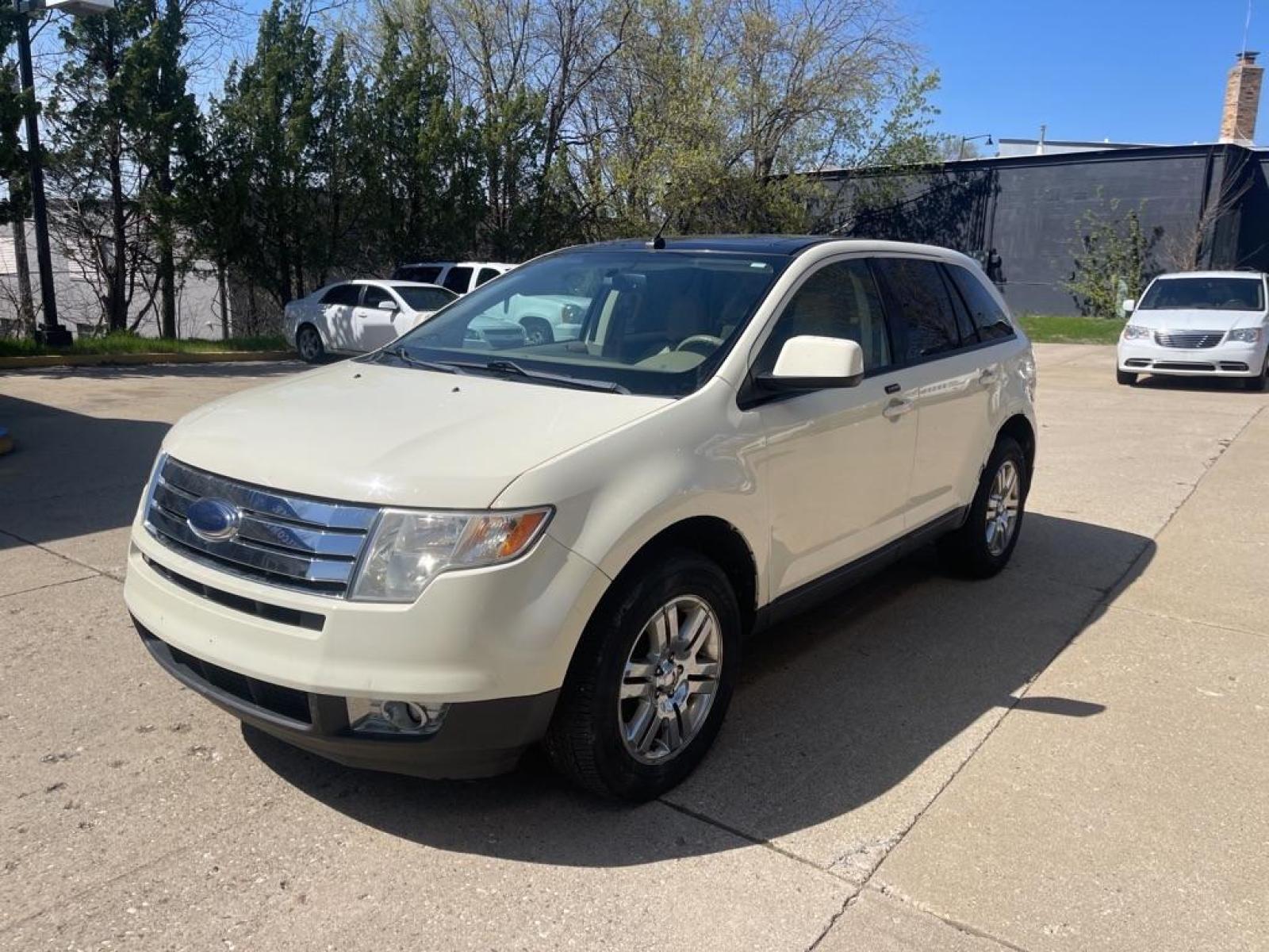 2007 WHITE FORD EDGE SEL (2FMDK48C37B) with an 3.5L engine, Automatic transmission, located at 151 Alpine Road, Rockford, IL, 61108, (815) 398-5010, 42.212986, -89.029320 - Photo #0