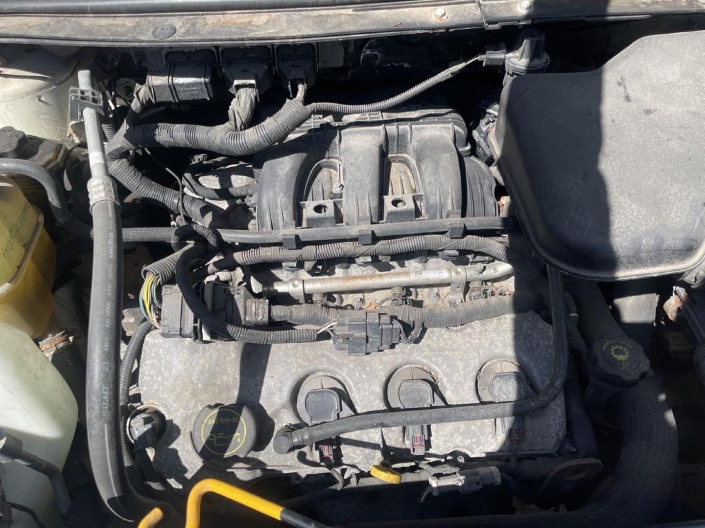 2007 WHITE FORD EDGE SEL (2FMDK48C37B) with an 3.5L engine, Automatic transmission, located at 1708 Broadway, Rockford, IL, 61104, (815) 397-5010, 42.252522, -89.069359 - Photo#9