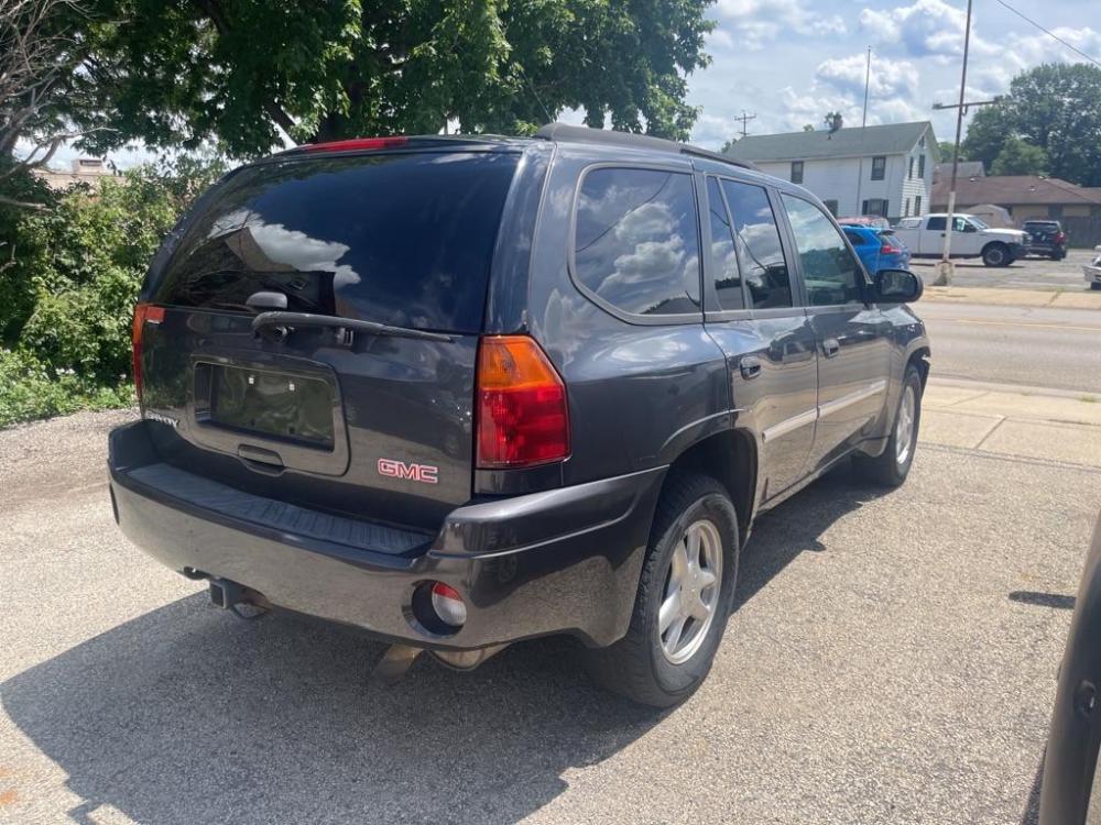 2007 GRAY GMC ENVOY (1GKDT13S272) with an 4.2L engine, Automatic transmission, located at 1708 Broadway, Rockford, IL, 61104, (815) 397-5010, 42.252522, -89.069359 - Photo #2