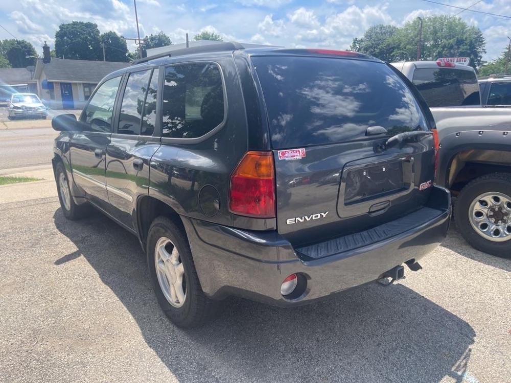 2007 GRAY GMC ENVOY (1GKDT13S272) with an 4.2L engine, Automatic transmission, located at 1708 Broadway, Rockford, IL, 61104, (815) 397-5010, 42.252522, -89.069359 - Photo #3