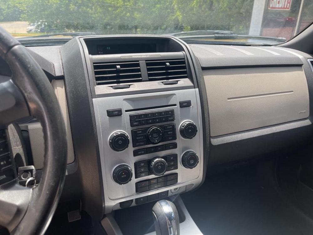 2008 GRAY MERCURY MARINER PREMIER (4M2CU871X8K) with an 3.0L engine, Automatic transmission, located at 151 Alpine Road, Rockford, IL, 61108, (815) 398-5010, 42.212986, -89.029320 - Photo #6