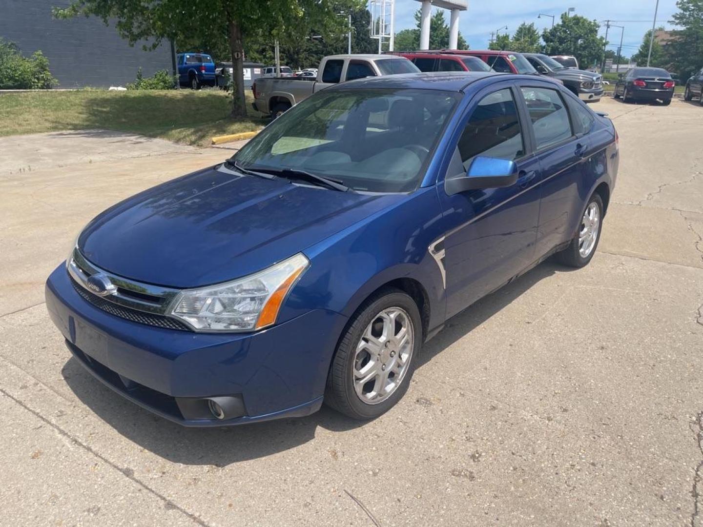 2008 BLUE FORD FOCUS SE (1FAHP35NX8W) with an 2.0L engine, Automatic transmission, located at 1708 Broadway, Rockford, IL, 61104, (815) 397-5010, 42.252522, -89.069359 - Photo#0