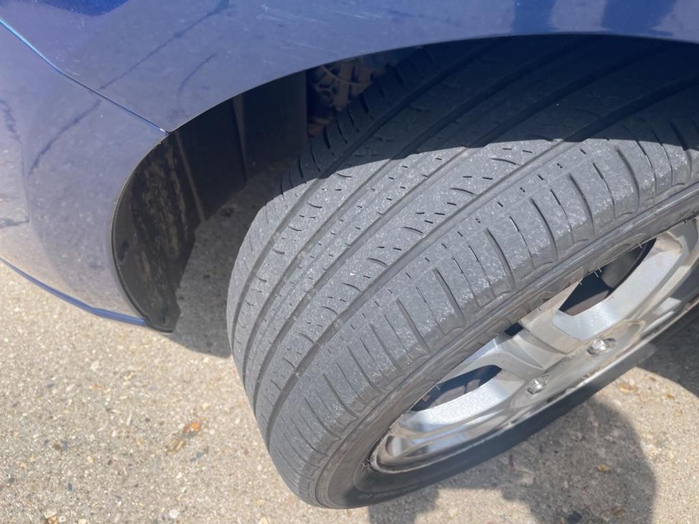 2008 BLUE FORD FOCUS SE (1FAHP35NX8W) with an 2.0L engine, Automatic transmission, located at 1708 Broadway, Rockford, IL, 61104, (815) 397-5010, 42.252522, -89.069359 - Photo#10