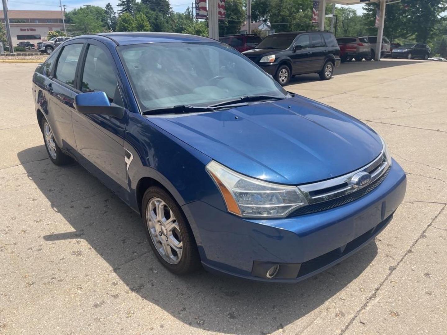 2008 BLUE FORD FOCUS SE (1FAHP35NX8W) with an 2.0L engine, Automatic transmission, located at 1708 Broadway, Rockford, IL, 61104, (815) 397-5010, 42.252522, -89.069359 - Photo#1