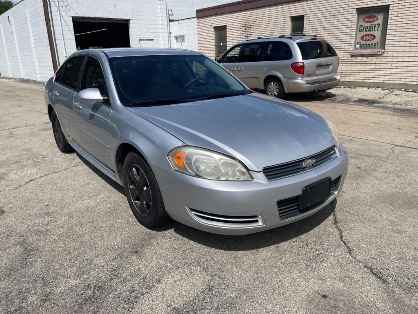 2010 SILVER CHEVROLET IMPALA LS (2G1WA5EK5A1) with an 3.5L engine, Automatic transmission, located at 1708 Broadway, Rockford, IL, 61104, (815) 397-5010, 42.252522, -89.069359 - Photo#1