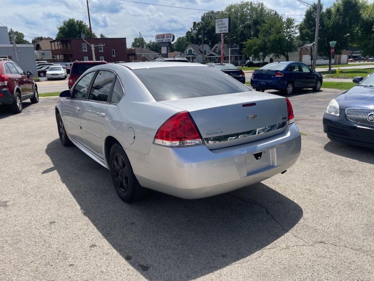 2010 SILVER CHEVROLET IMPALA LS (2G1WA5EK5A1) with an 3.5L engine, Automatic transmission, located at 1708 Broadway, Rockford, IL, 61104, (815) 397-5010, 42.252522, -89.069359 - Photo#3
