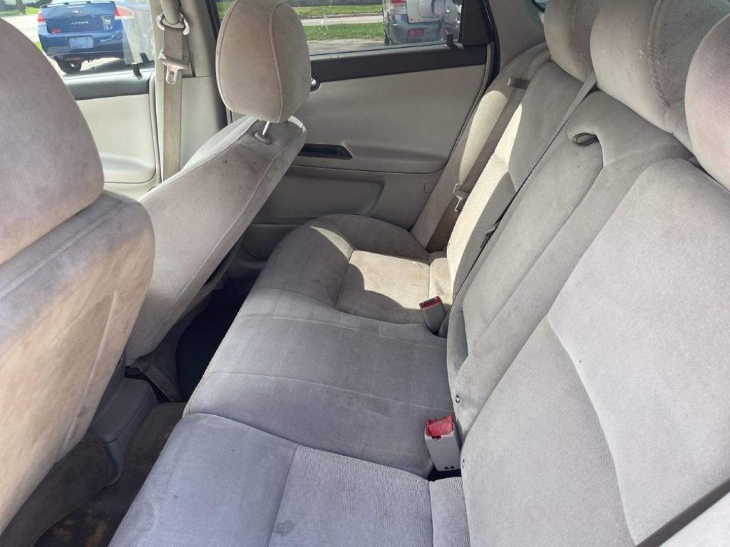 2010 SILVER CHEVROLET IMPALA LS (2G1WA5EK5A1) with an 3.5L engine, Automatic transmission, located at 1708 Broadway, Rockford, IL, 61104, (815) 397-5010, 42.252522, -89.069359 - Photo#4