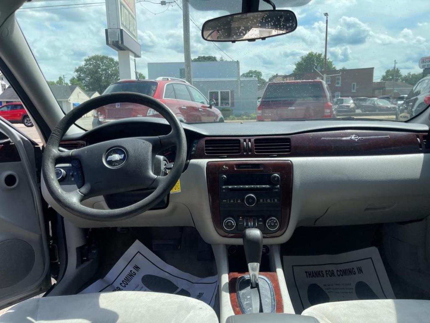 2010 SILVER CHEVROLET IMPALA LS (2G1WA5EK5A1) with an 3.5L engine, Automatic transmission, located at 1708 Broadway, Rockford, IL, 61104, (815) 397-5010, 42.252522, -89.069359 - Photo#5
