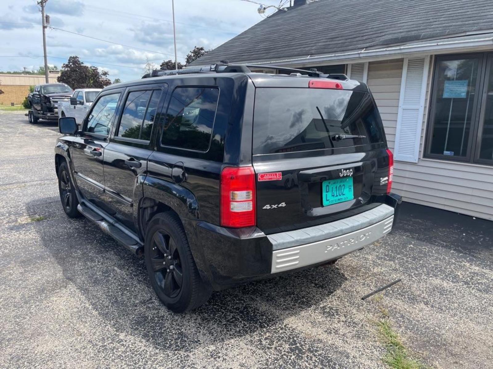2007 BLACK JEEP PATRIOT LIMITED (1J8FF48W27D) with an 2.4L engine, Continuously Variable transmission, located at 1708 Broadway, Rockford, IL, 61104, (815) 397-5010, 42.252522, -89.069359 - Photo #3