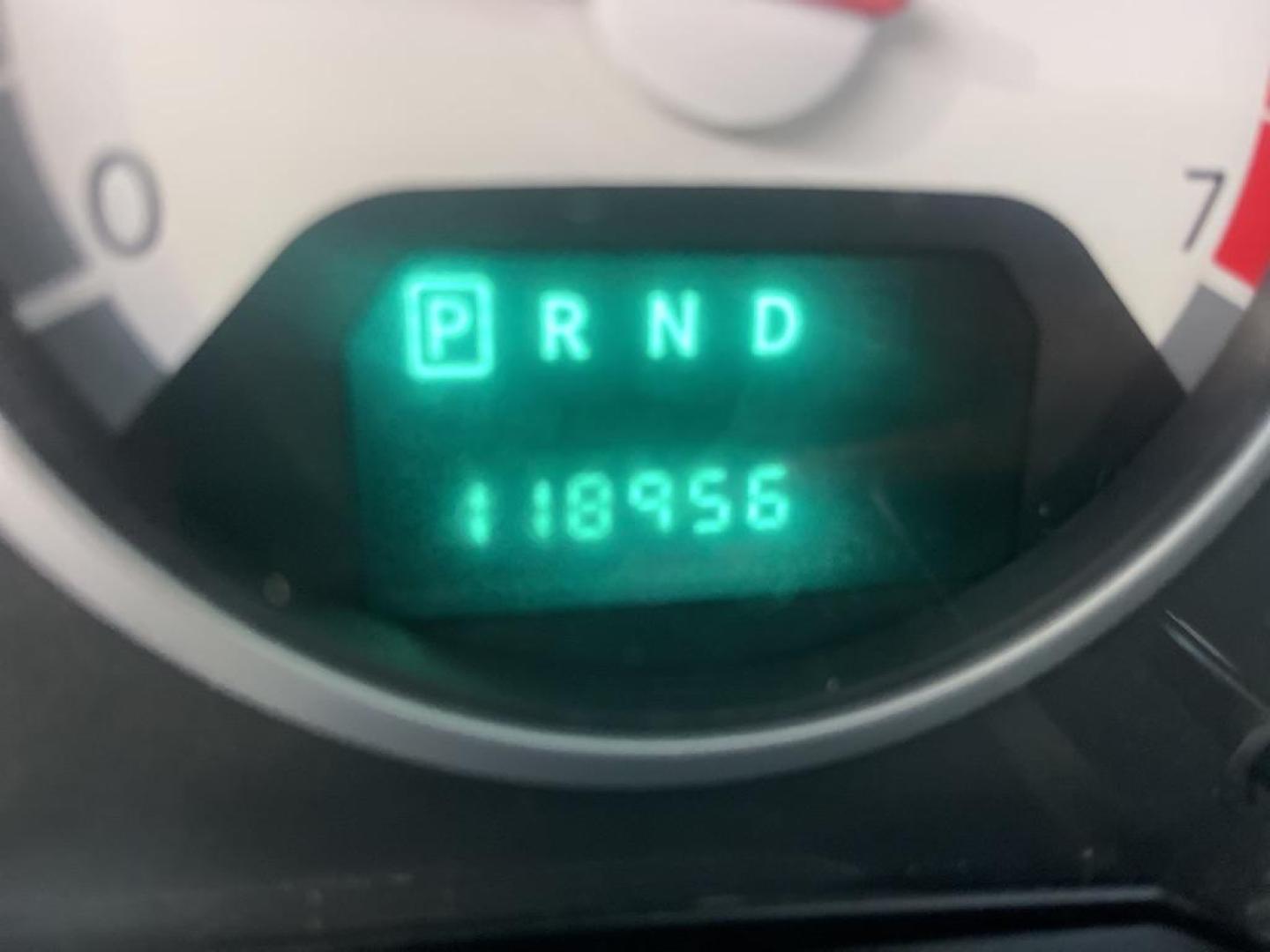 2010 SILVER DODGE GRAND CARAVAN SXT (2D4RN5D11AR) with an 3.8L engine, Automatic transmission, located at 1708 Broadway, Rockford, IL, 61104, (815) 397-5010, 42.252522, -89.069359 - Photo#8