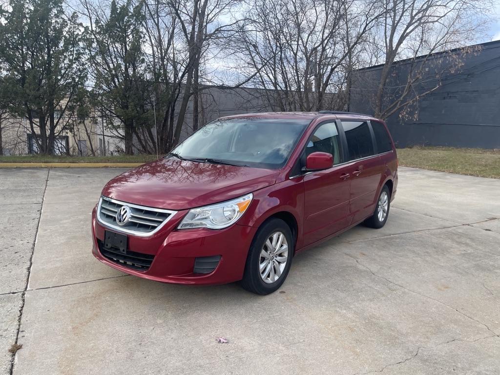 photo of 2012 VOLKSWAGEN ROUTAN 4DR
