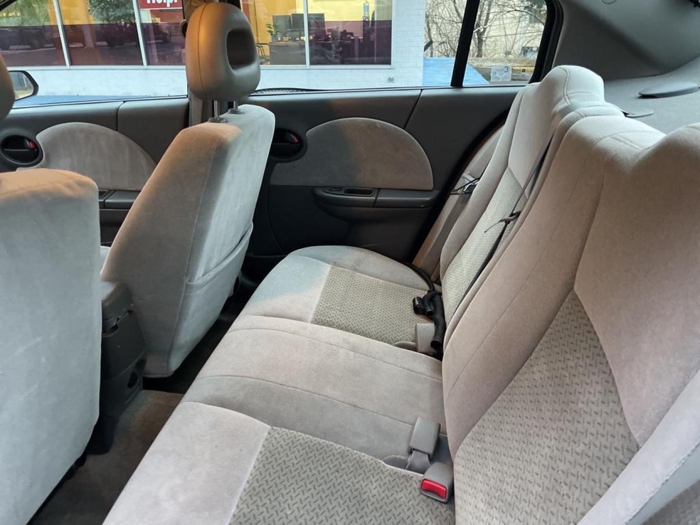 2006 MAROON SATURN ION LEVEL 3 (1G8AL58F16Z) with an 2.2L engine, Automatic transmission, located at 1708 Broadway, Rockford, IL, 61104, (815) 397-5010, 42.252522, -89.069359 - Photo#4