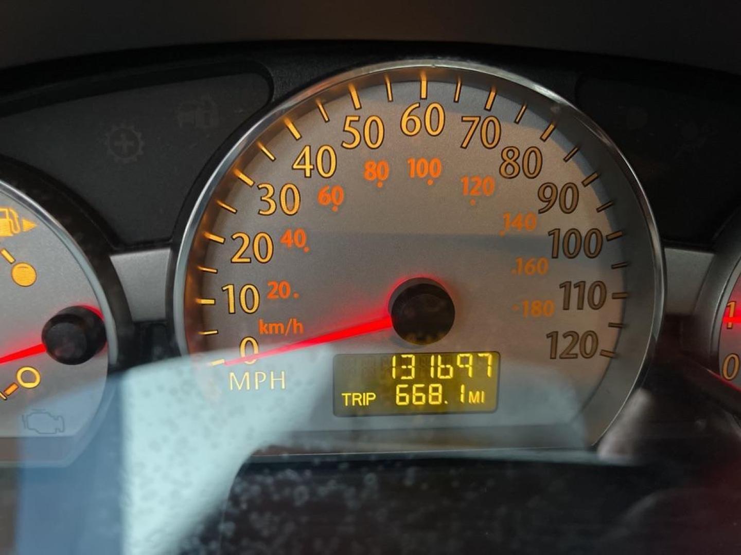 2006 MAROON SATURN ION LEVEL 3 (1G8AL58F16Z) with an 2.2L engine, Automatic transmission, located at 1708 Broadway, Rockford, IL, 61104, (815) 397-5010, 42.252522, -89.069359 - Photo#6