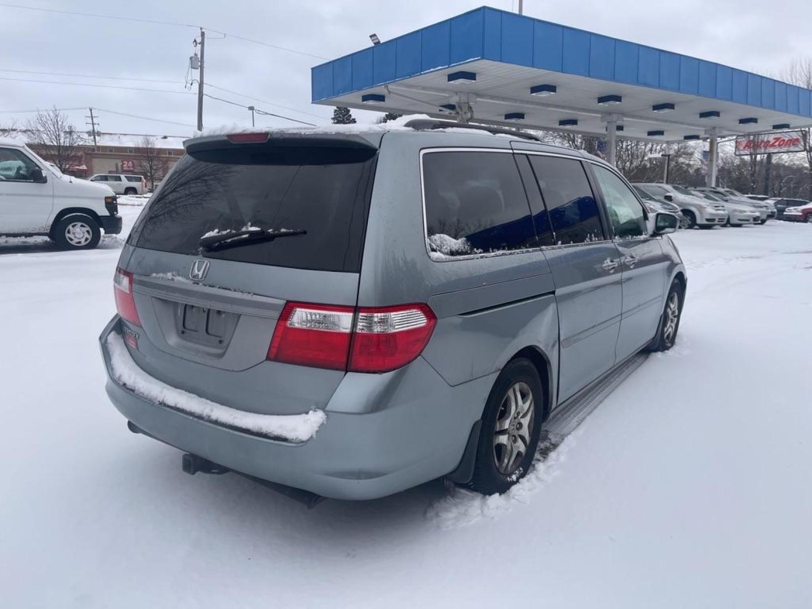 2007 BLUE HONDA ODYSSEY EX (5FNRL38407B) with an 3.5L engine, Automatic transmission, located at 1708 Broadway, Rockford, IL, 61104, (815) 397-5010, 42.252522, -89.069359 - Photo #2