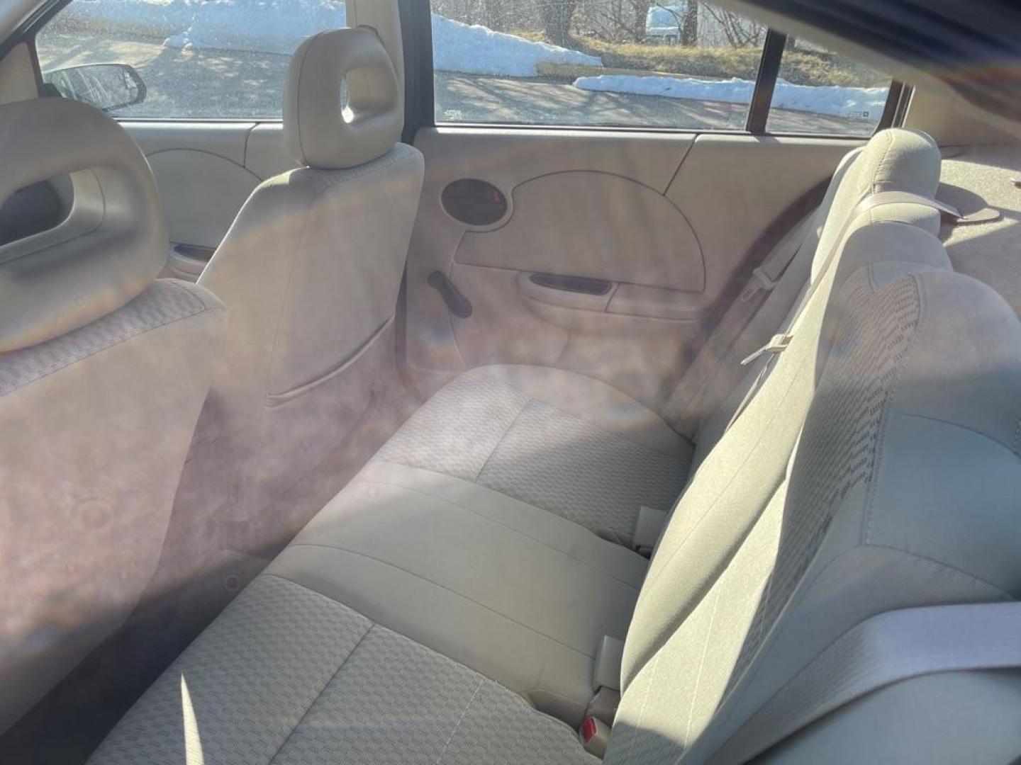 2006 GREEN SATURN ION LEVEL 2 (1G8AJ55F36Z) with an 2.2L engine, Automatic transmission, located at 1708 Broadway, Rockford, IL, 61104, (815) 397-5010, 42.252522, -89.069359 - Photo#4