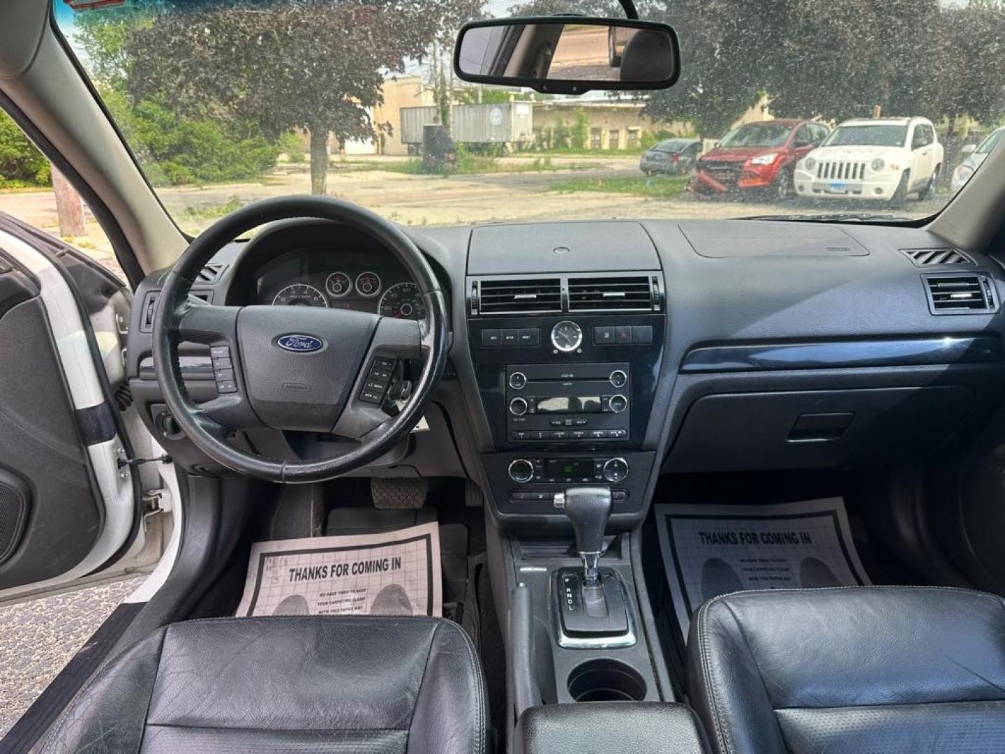 2008 WHITE FORD FUSION SEL (3FAHP08148R) with an 3.0L engine, Automatic transmission, located at 1708 Broadway, Rockford, IL, 61104, (815) 397-5010, 42.252522, -89.069359 - Photo#5